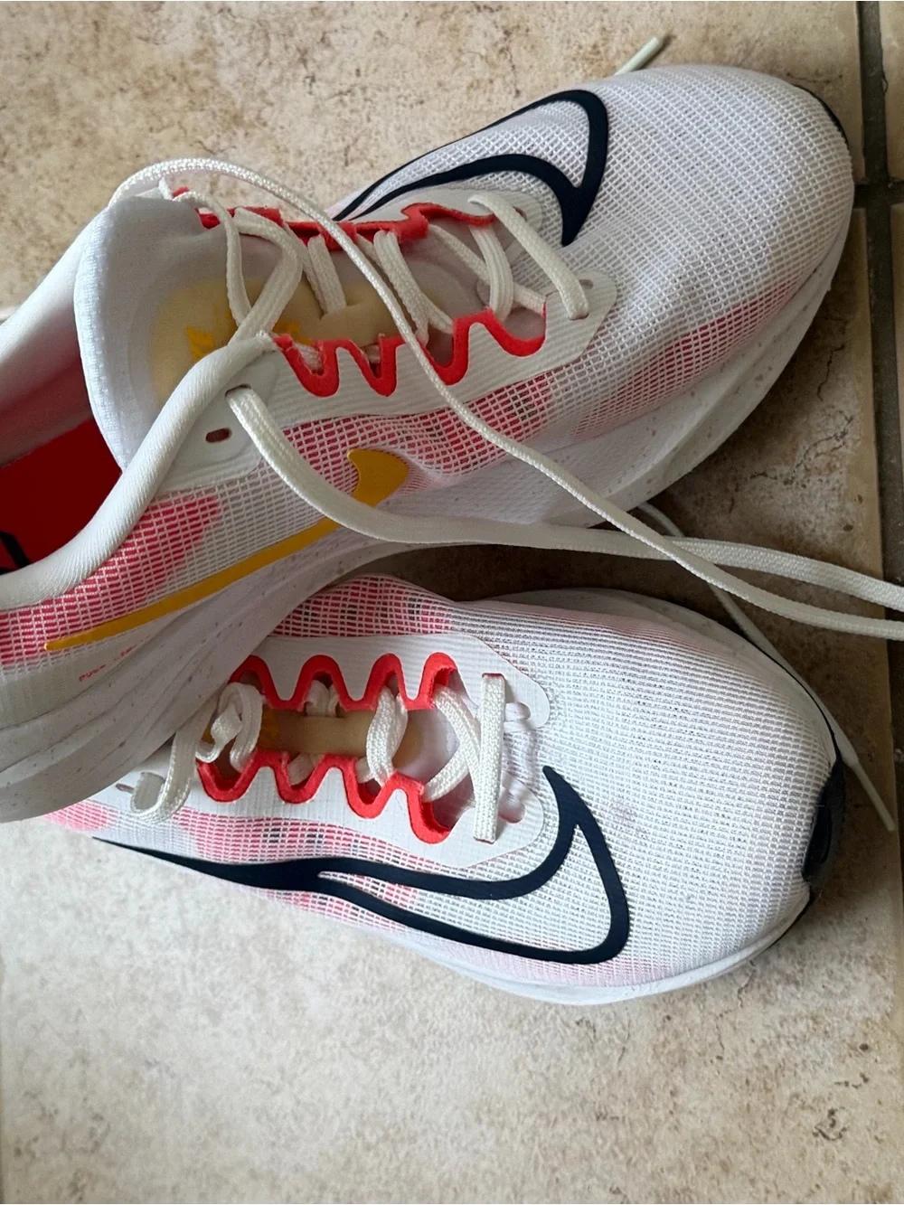 Nike - Zoom Fly 5 'White Bright Crimson' . Men US 11